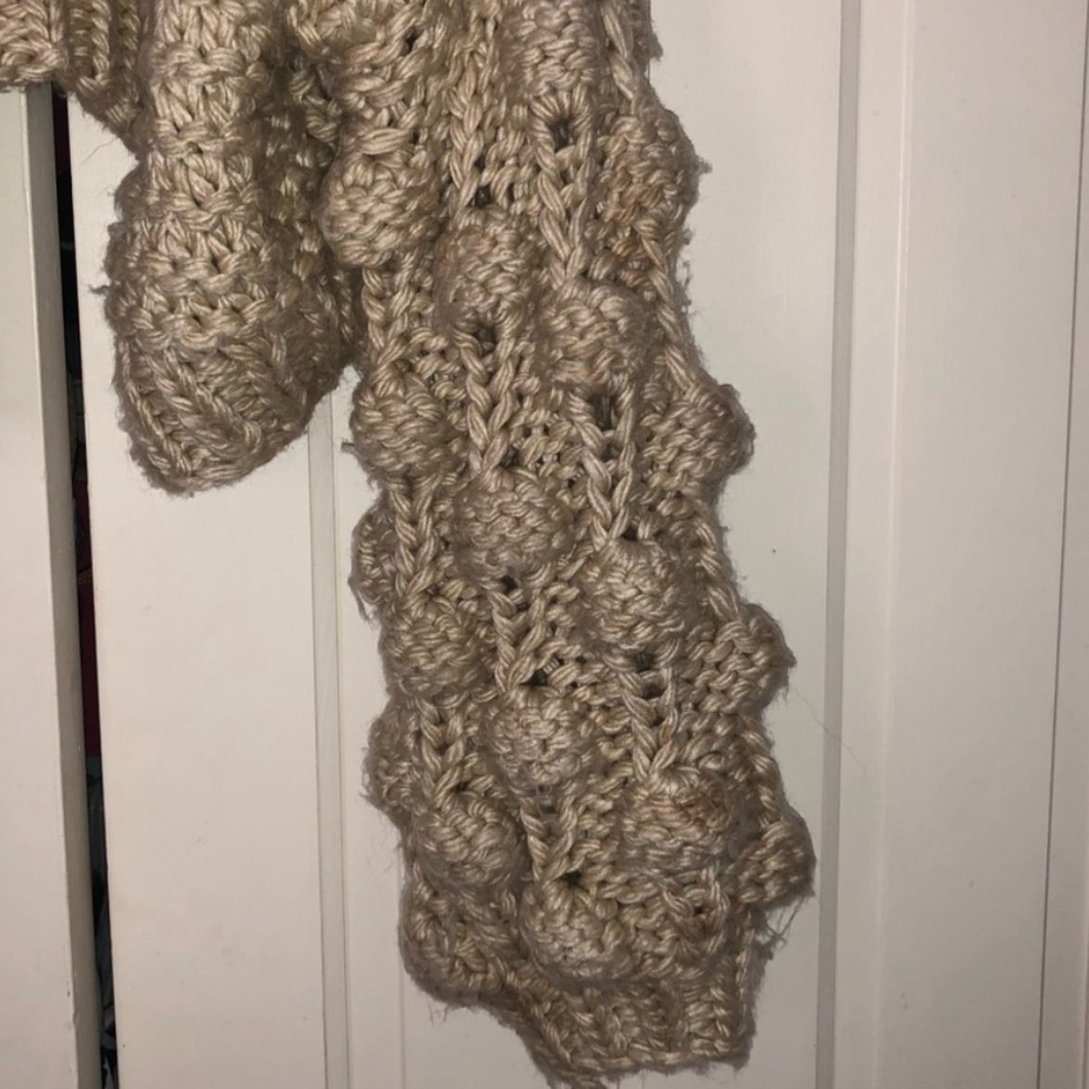 Chunky Knit Beige Sweater - Picture 4 of 5